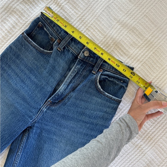Abercrombie 90s Straight Ultra High Rise Jeans - Picture 8 of 9